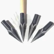 15 グラム伝統的な中世の弓狩猟アーチェリーブロードヘッド Bodkin 矢ヘッドポイント手作り木製矢手鍛造鉄矢じり の画像