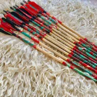 Okçuluk Oku, Eğri Yay, Ortaçağ Geleneksel Uzun Yay, Avcılık Yay, Kırmızı Siyah Hindi Tüyü Mermer Sanatı ile Atış. ürün görseli