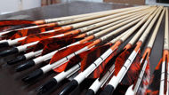 Image de Flèche de tir à l'arc en bois pour arc long classique, tir de chasse Ottoman traditionnel médiéval avec plume de dinde Orange noire