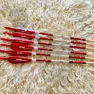 Gambar Anak panah Memanah Kayu Untuk Recurve Longbow Bow Tembak Memburu Uthmaniyyah Tradisional Zaman Pertengahan dengan Bulu Turki Merah Putih