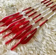 Gambar Anak panah Memanah Kayu Untuk Recurve Longbow Bow Tembak Memburu Uthmaniyyah Tradisional Zaman Pertengahan dengan Bulu Turki Merah Putih