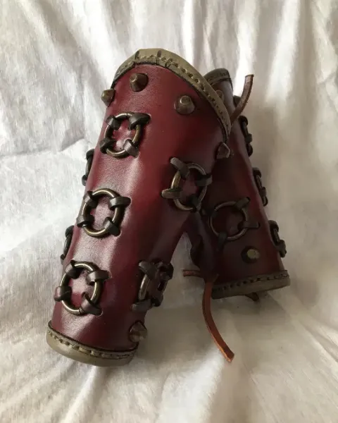 Image de Ensemble de protège-bras de tir à l'arc, brassards en cuir de chasse traditionnels médiévaux, armure complète avec gant de tir à l'arc, protège-doigts pour tir à l'arc sur cible