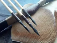 Billede af Træbueskydningspil til recurve langbuebue middelalderlig traditionel osmannisk jagtskydning med blå sort kalkunfjer
