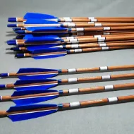 Gambar Anak Panah Jambul Berlaras Kayu Memanah Anak Panah Peribadi Untuk Busur Recurve Longbow Tembak Memburu Uthmaniyyah Tradisional Zaman Pertengahan dengan Bulu Turki Biru