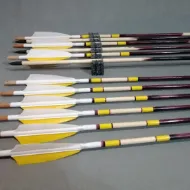 Gambar Anak Panah Berjambul Kayu Berlaras Memanah Anak Panah Peribadi Untuk Busur Recurve Longbow Tembak Memburu Uthmaniyyah Tradisional Zaman Pertengahan dengan Bulu Turki Kuning Putih