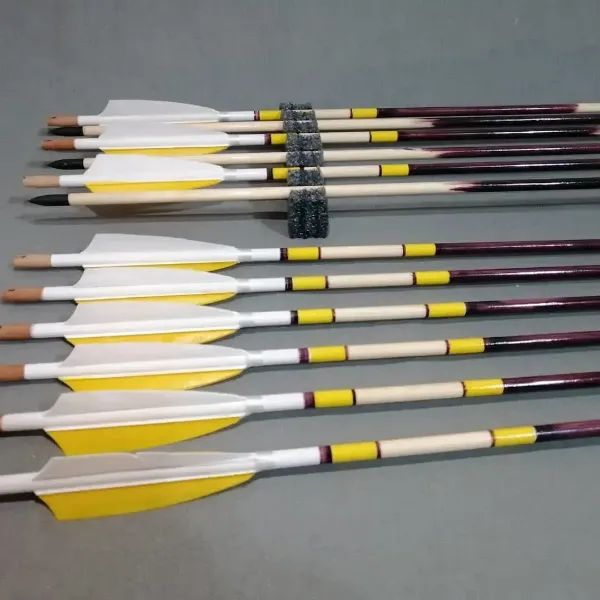 Gambar Anak Panah Berjambul Kayu Berlaras Memanah Anak Panah Peribadi Untuk Busur Recurve Longbow Tembak Memburu Uthmaniyyah Tradisional Zaman Pertengahan dengan Bulu Turki Kuning Putih