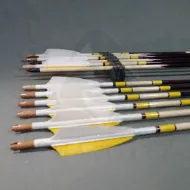 Gambar Anak Panah Berjambul Kayu Berlaras Memanah Anak Panah Peribadi Untuk Busur Recurve Longbow Tembak Memburu Uthmaniyyah Tradisional Zaman Pertengahan dengan Bulu Turki Kuning Putih
