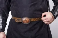 Immagine di Cintura in pelle personalizzata Cintura per tiro con l'arco a cavallo Marrone per cavalieri Cinture medievali
