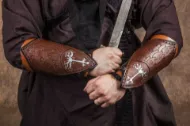 Εικόνα της Aragorn Gondor Bracers Lord of the rings cosplay δερμάτινα bracers vambrace