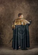 Kép Ragnar jelmez bőrmellény láncpánttal és ing alatt, karkötők, nadrágok, csizmák cosplay